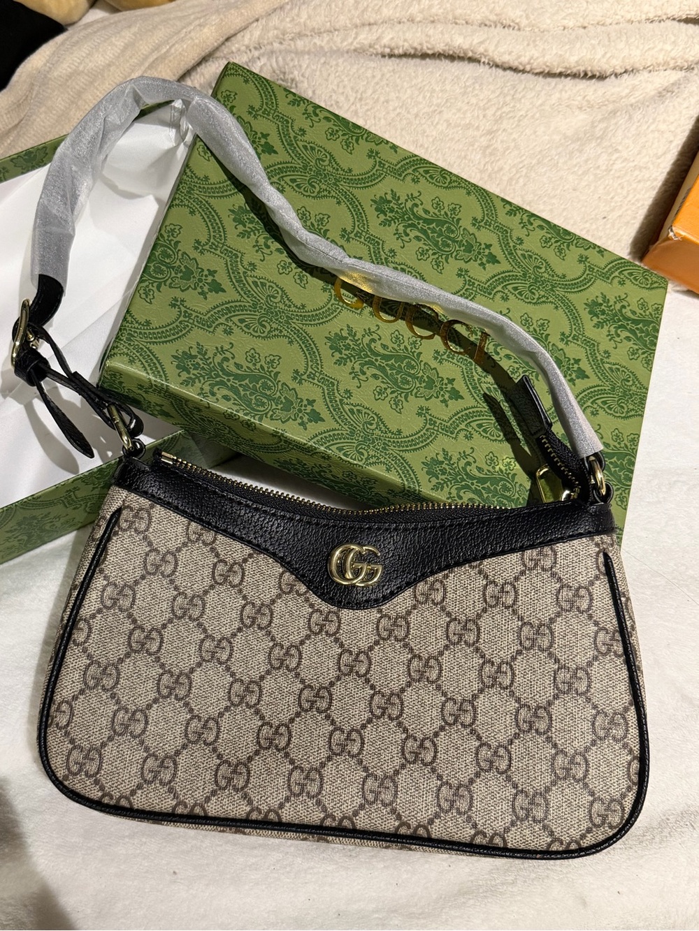 expandable bag G/G Supreme Canvas Shoulder Bag with Black Trim